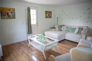 44 Maxwell Dr, North Kingstown, RI 02852 - Photo 4