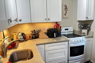 33 Elm St, Newport, RI 02840 - Photo 8