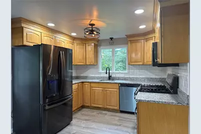 15 Baneberry Drive, Cranston, RI 02921 - Photo 8