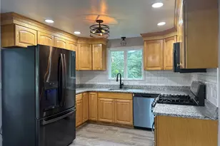 15 Baneberry Dr, Cranston, RI 02921 - Photo 8