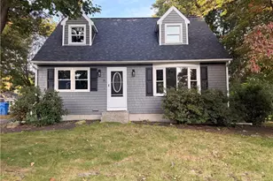 15 Baneberry Dr, Cranston, RI 02921 - Photo 2