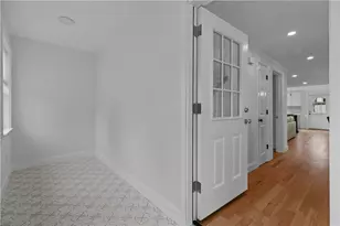 34 E Bowery St, Newport, RI 02840 - Photo 2
