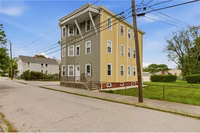 29 Prospect Street #3, Bristol, RI 02809 - Photo 1