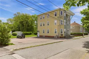 29 Prospect St, Bristol, RI 02809 - Photo 2