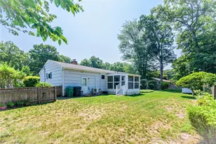 91 Torrington Dr, Warwick, RI 02889 - Photo 20