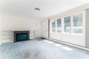91 Torrington Dr, Warwick, RI 02889 - Photo 6