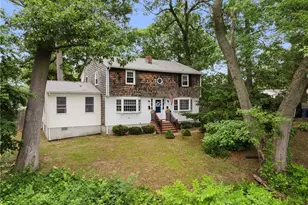 145 Oak Crest Dr, East Providence, RI 02915 - Photo 2