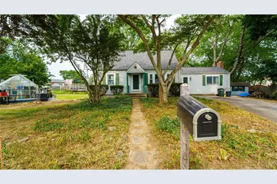 27 Lydick Avenue, Warwick, RI 02888 - Photo 2