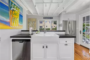 36 Riverside Ave, Portsmouth, RI 02871 - Photo 10