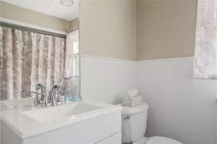 69 Thomas St, Woonsocket, RI 02895 - Photo 14