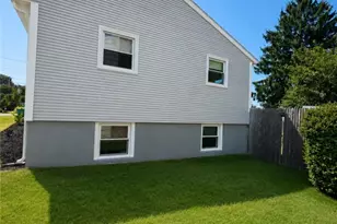 5 Lawrence Dr, East Providence, RI 02914 - Photo 4