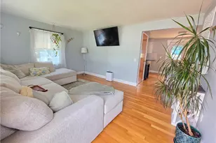 5 Lawrence Dr, East Providence, RI 02914 - Photo 8