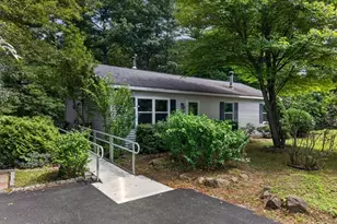 40 Thurston Dr, Hopkinton, RI 02832 - Photo 2
