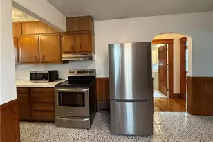 32 Lucas St, Pawtucket, RI 02860 - Photo 6
