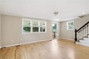 464 Nausauket Rd, Warwick, RI 02886 - Photo 10