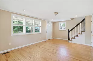 464 Nausauket Rd, Warwick, RI 02886 - Photo 8