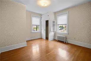 33 Hillcrest Ave, Pawtucket, RI 02860 - Photo 6