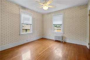 33 Hillcrest Ave, Pawtucket, RI 02860 - Photo 12