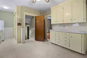 33 Hillcrest Ave, Pawtucket, RI 02860 - Photo 10