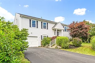 39 President Dr, Narragansett, RI 02882 - Photo 1