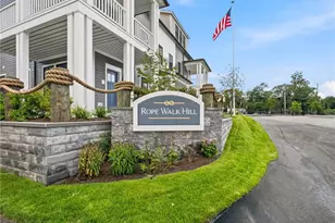 67 Queen St, East Greenwich, RI 02818 - Photo 2