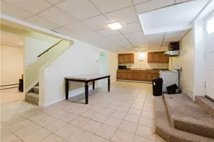 200 Budlong Rd, Cranston, RI 02920 - Photo 26