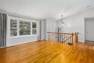 34 Queen St, Cranston, RI 02920 - Photo 16