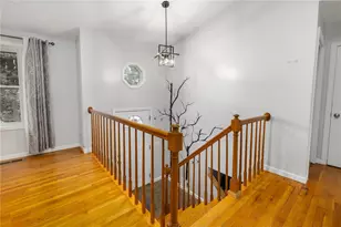 34 Queen St, Cranston, RI 02920 - Photo 18