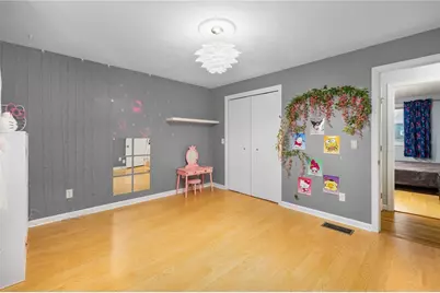 34 Queen Street, Cranston, RI 02920 - Photo 28