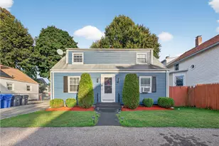 21 Rufus St, Pawtucket, RI 02860 - Photo 1