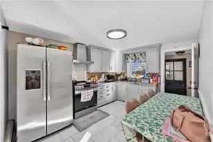 21 Rufus St, Pawtucket, RI 02860 - Photo 6