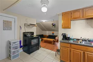 11 Eva St, Providence, RI 02909 - Photo 4