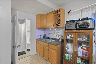 11 Eva St, Providence, RI 02909 - Photo 10