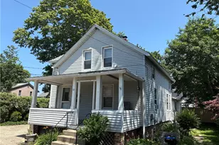10 Robinson St, Narragansett, RI 02882 - Photo 1