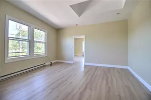 33 Railroad Ave, Westerly, RI 02891 - Photo 2