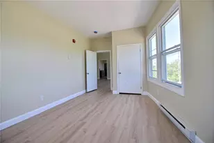 33 Railroad Ave, Westerly, RI 02891 - Photo 6