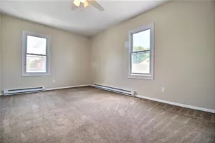 33 Railroad Ave, Westerly, RI 02891 - Photo 4