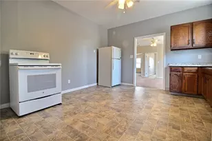 33 Railroad Ave, Westerly, RI 02891 - Photo 2