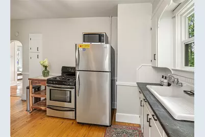 329 Glenwood Avenue, Pawtucket, RI 02860 - Photo 6