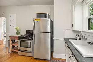 329 Glenwood Ave, Pawtucket, RI 02860 - Photo 6