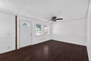 139 Andrews Ave, West Warwick, RI 02893 - Photo 4