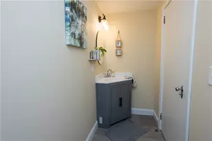 836 Main Rd, Tiverton, RI 02878 - Photo 14
