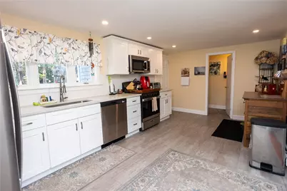 836 Main Road, Tiverton, RI 02878 - Photo 16