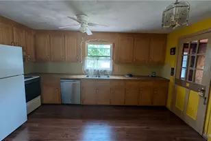7 Charlotte Dr, Bristol, RI 02809 - Photo 10