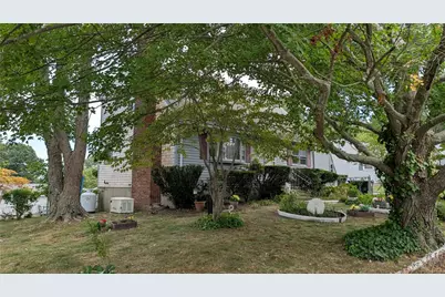 7 Charlotte Drive, Bristol, RI 02809 - Photo 2