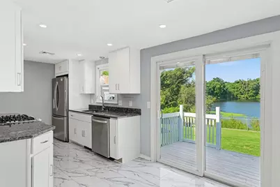 42 Roger Williams Avenue, East Providence, RI 02916 - Photo 16