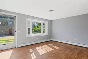 42 Roger Williams Ave, East Providence, RI 02916 - Photo 10