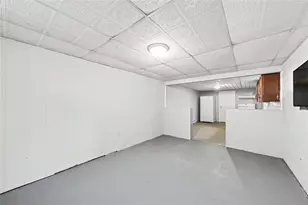 42 Roger Williams Ave, East Providence, RI 02916 - Photo 34