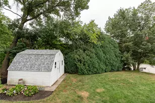 18 Woodcrest Dr, Johnston, RI 02919 - Photo 34
