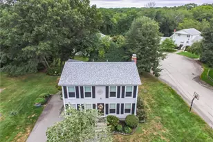 18 Woodcrest Dr, Johnston, RI 02919 - Photo 2
